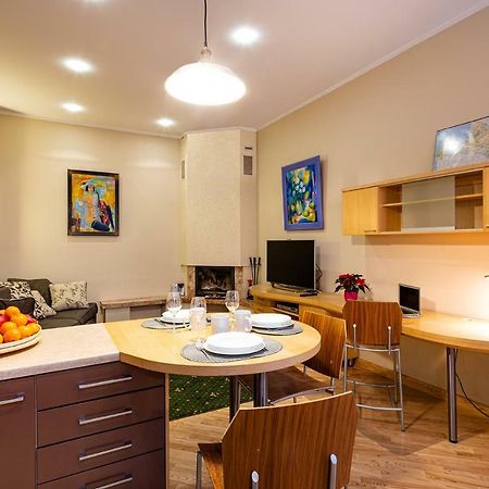 Kalnina Quiet Apartment In City Center Riga Exterior photo